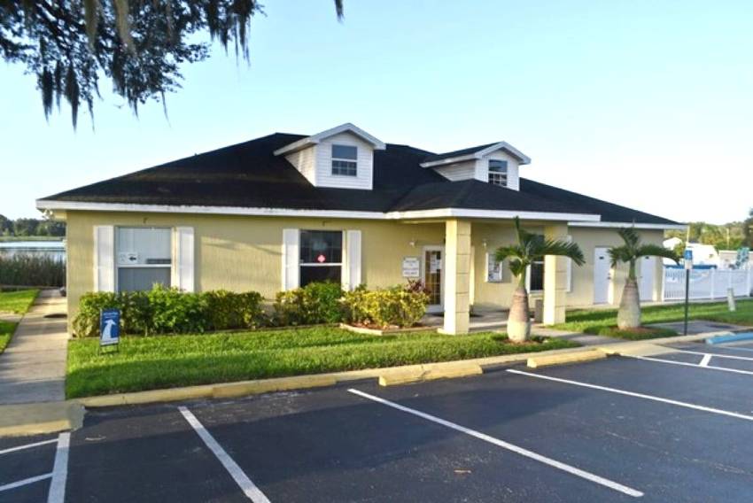 161 Juniper Dr. West a Dundee, FL Mobile or Manufactured Home for Sale